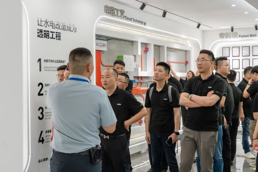 参观交流|杭州市装协携中博装饰一行参访千思