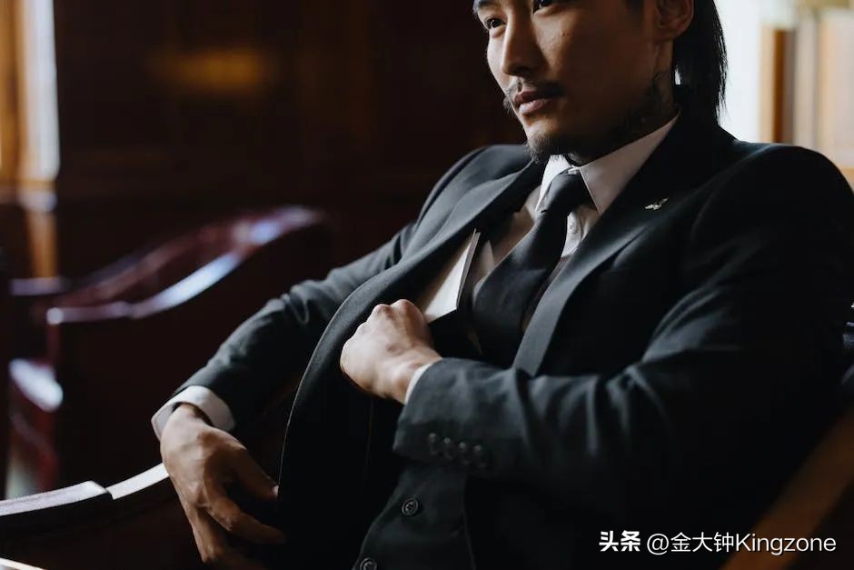 各式奢侈品破天荒地降价务必捡漏,限量版奢侈品值得买吗