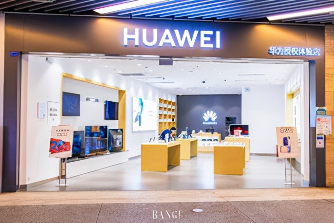 限定梦幻装置，圣诞拍照打卡好去处就在华熙LIVE·528