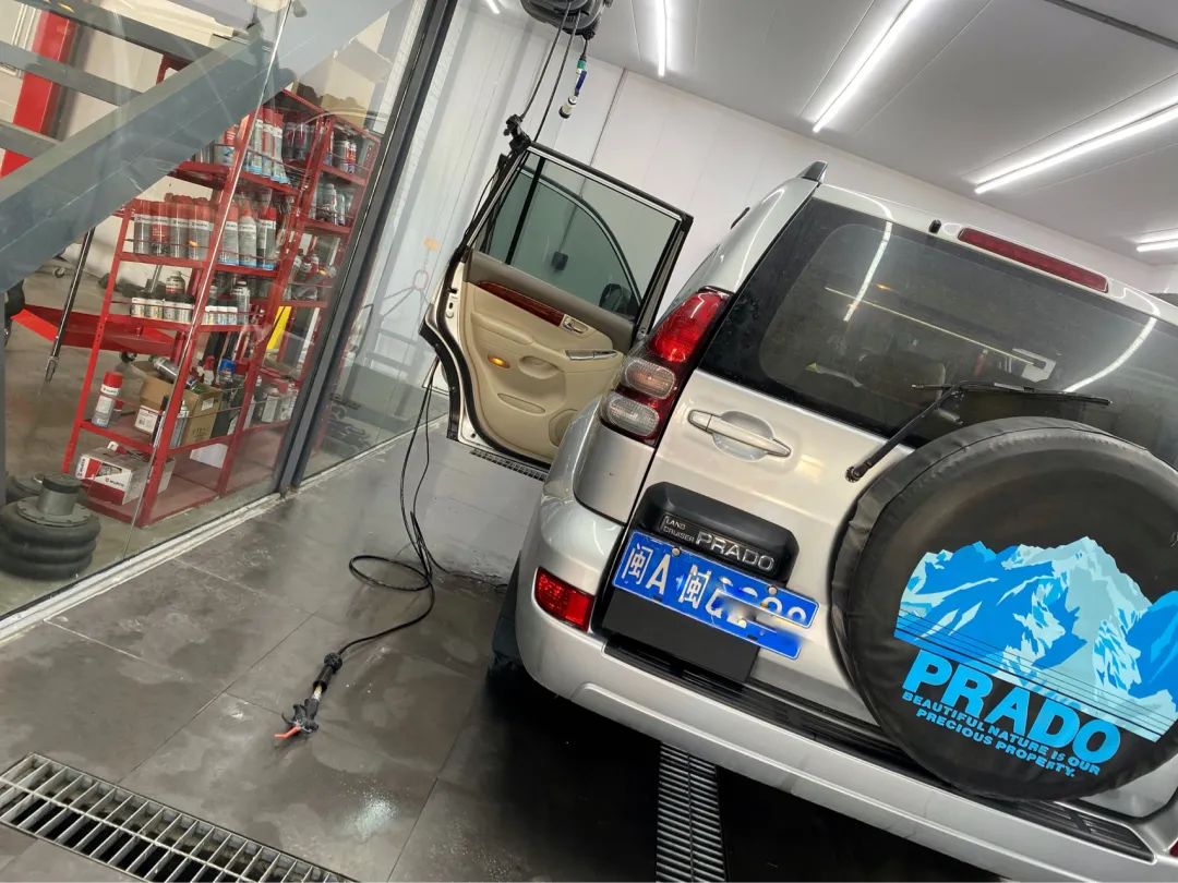 老款八十年代丰田霸道,经典丰田霸道老车翻新复活