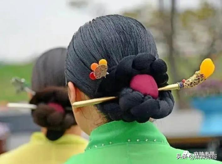 张元英不笑时啥样,张元英深藏不露