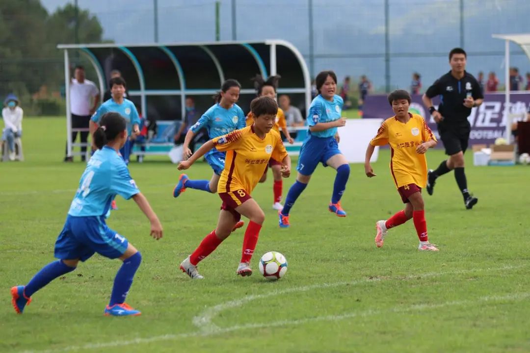 赢了！北京警察与来自贫困山区的小“C罗”们……