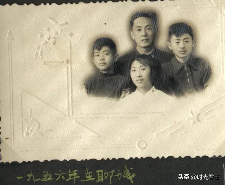 两张照片，关于衣服的“喜与悲”