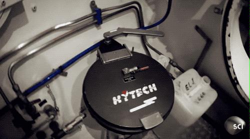 年薪10万每天加班你愿意干吗,月薪20万一天赚多少