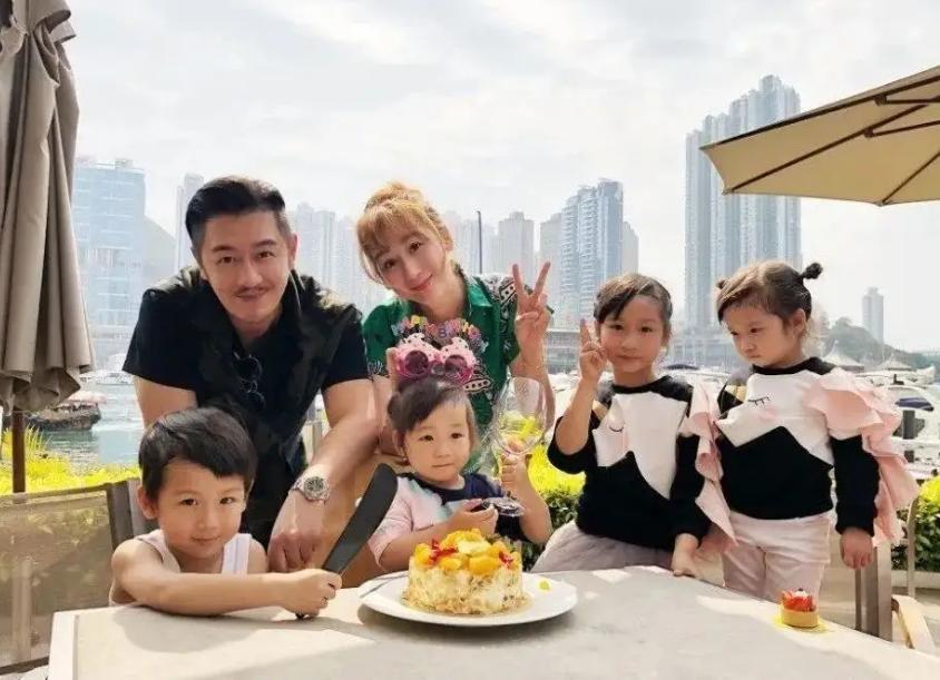 疫情下的明星有多惨,疫情下的明星百态