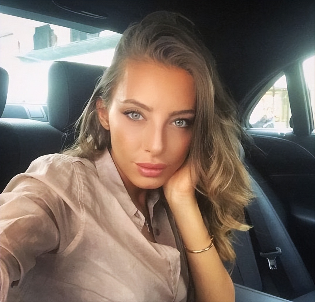 足球巨星c罗有几任妻子,c罗和女朋友情史