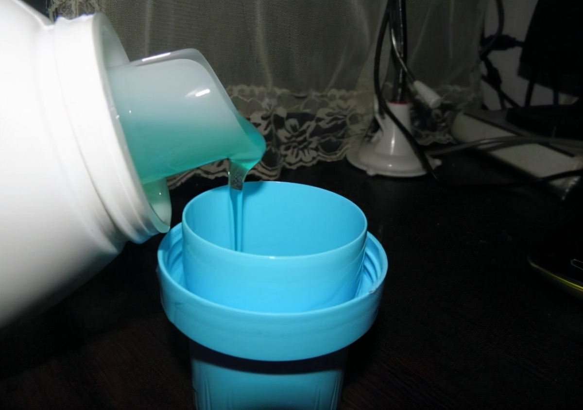 “洗衣液”和“洗衣粉”到底哪个好？了解后才明白，差距这么大