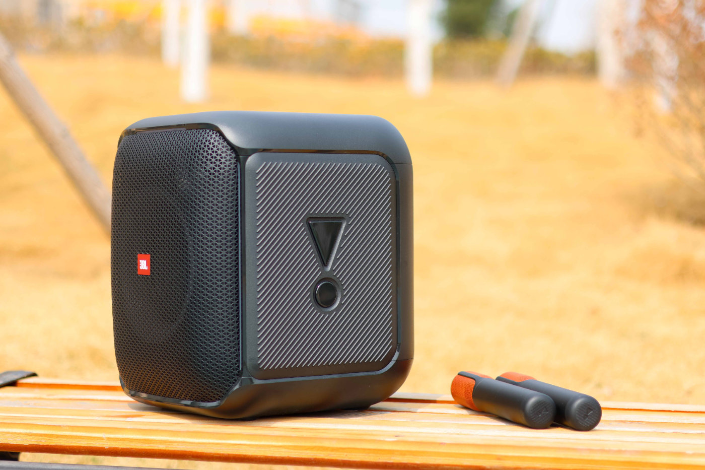 jbl欢唱版音箱评测,无线蓝牙双话筒音箱