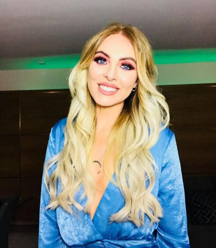 英国狱囚与狱警接吻,英国一女狱警爱上囚犯