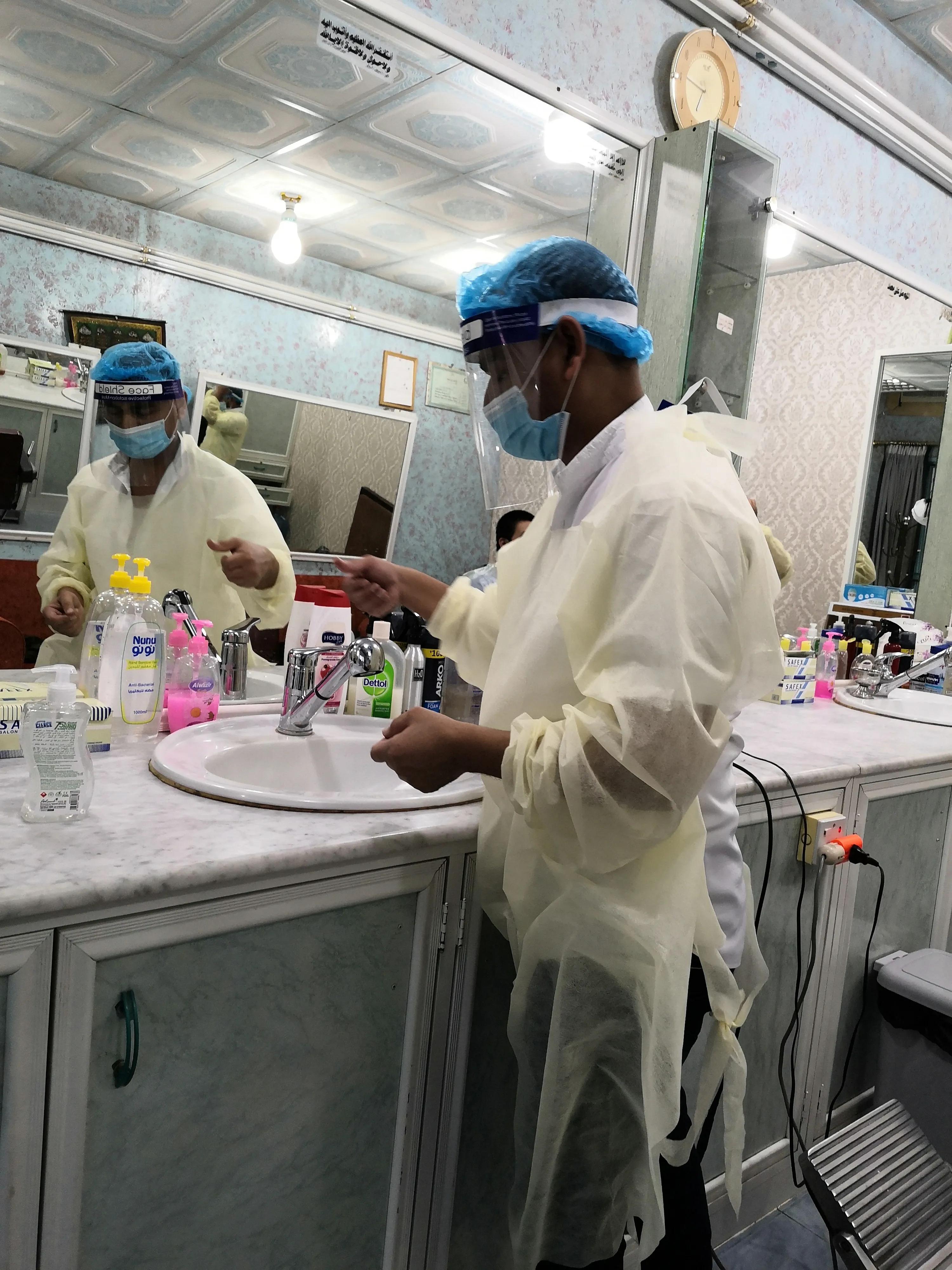 头顶一块布不是恐怖就是富什么梗,头顶一块布的人为啥那么富