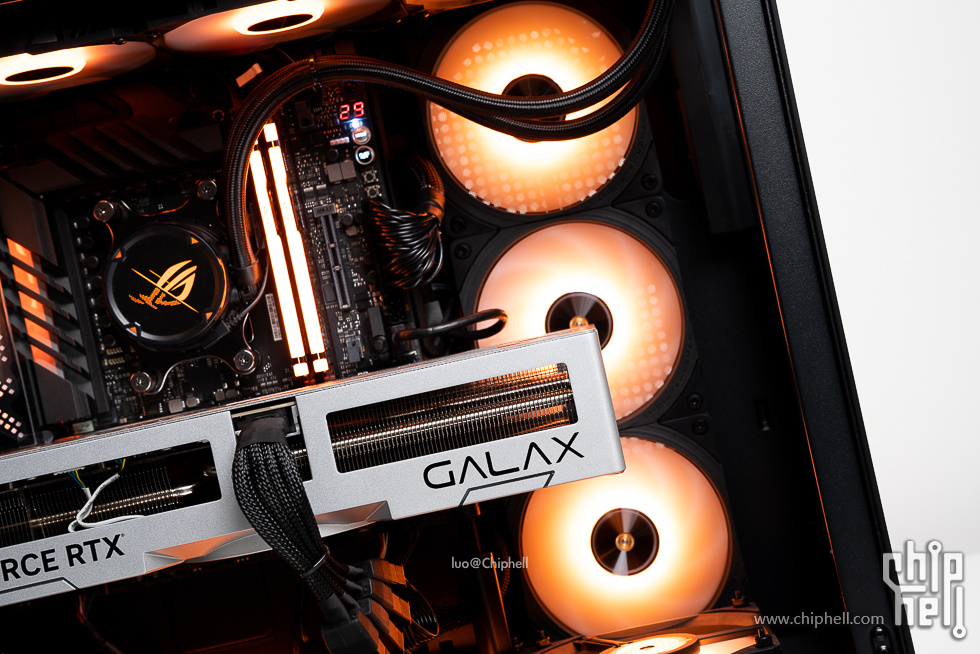 华硕tufgaminggt502弹药库白色,华硕gt502机箱黑橙搭配