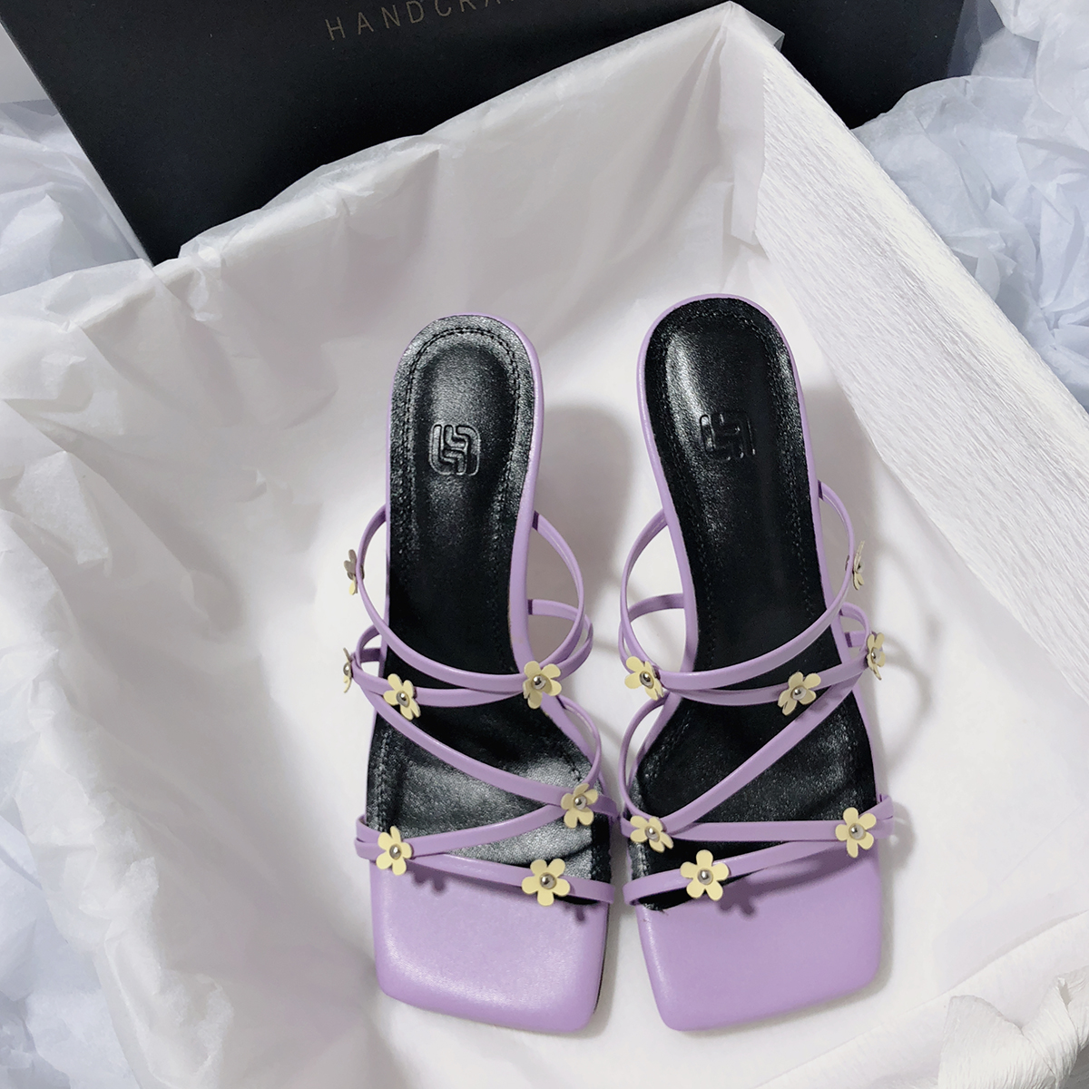 今年穿什么凉鞋好看?这20款好看不累脚