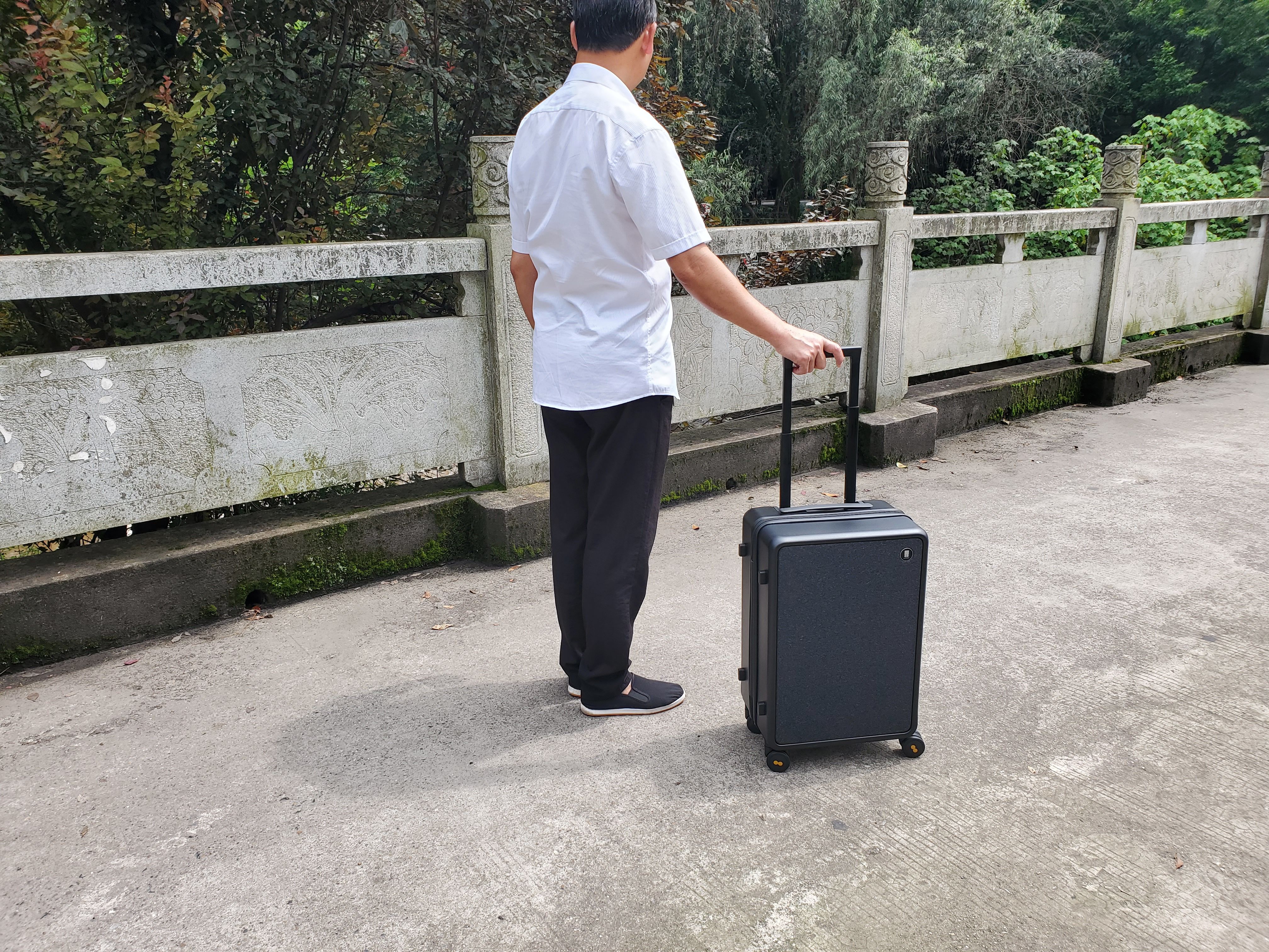 高品质行李箱地平线8号,精美行李箱地平线8号