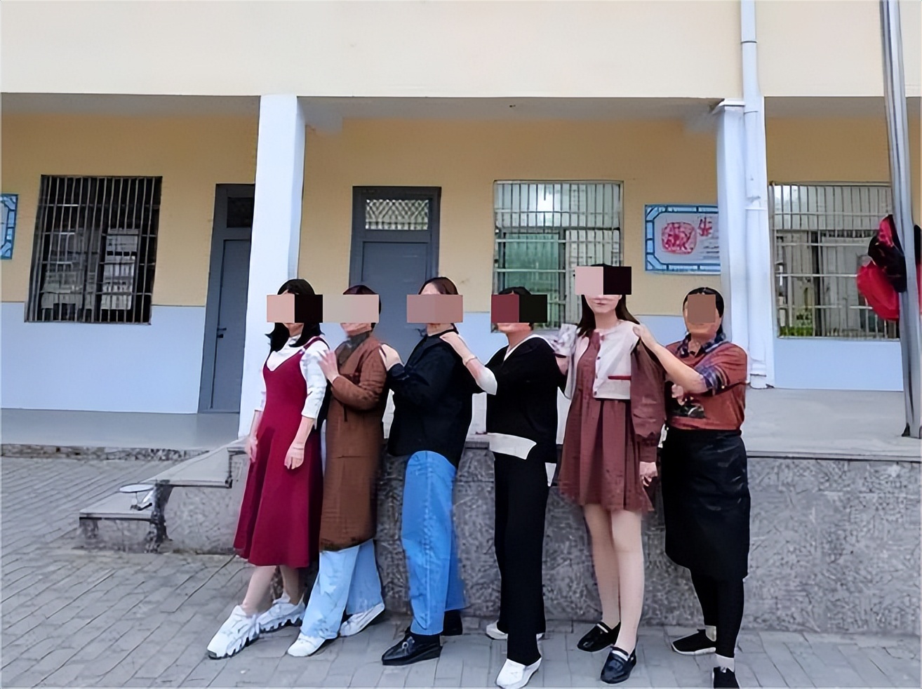 广西一男子被女友切掉生殖器，被救后哭喊：下面太疼，不是男人了