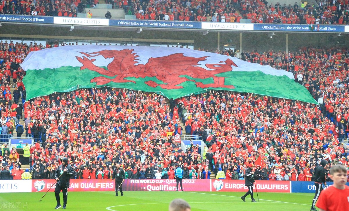 梅西c罗单场任意球双响合集,国际友谊赛梅西五子登科