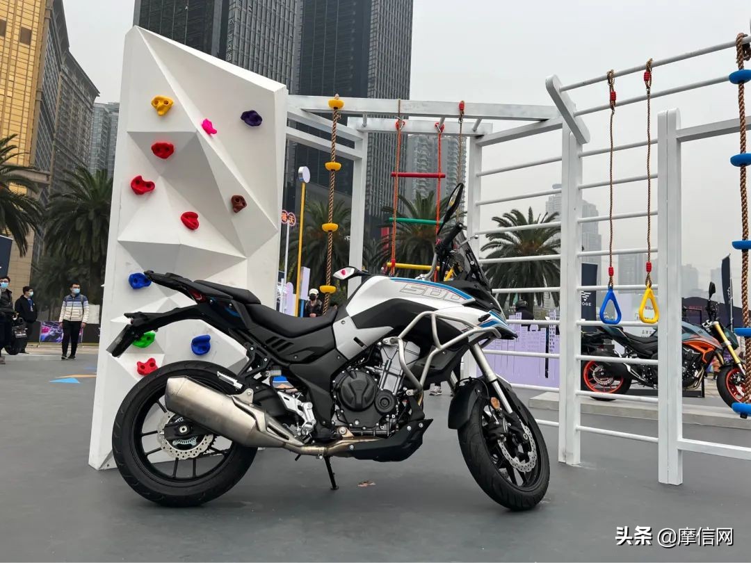 “燃无极•鑫连心”——隆鑫通用•VOGE机车文化艺术节盛大举行