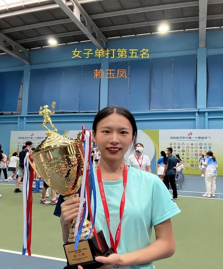 网球学校全国大赛,学校举行网球比赛