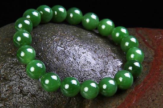 属鸡女性能戴白菩提根手串,女性戴手串有什么讲究