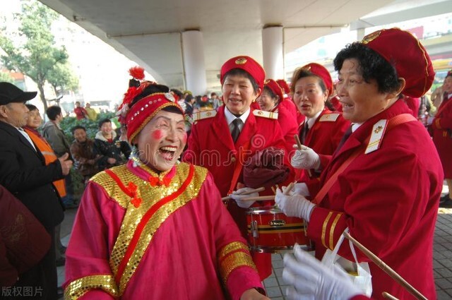 七十年代农村媒人说媒,六七十年代媒婆介绍婚姻