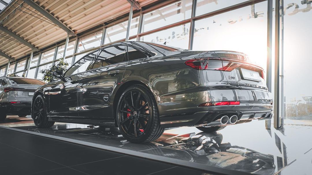 奥迪s8顶级豪华版,奥迪s82022款