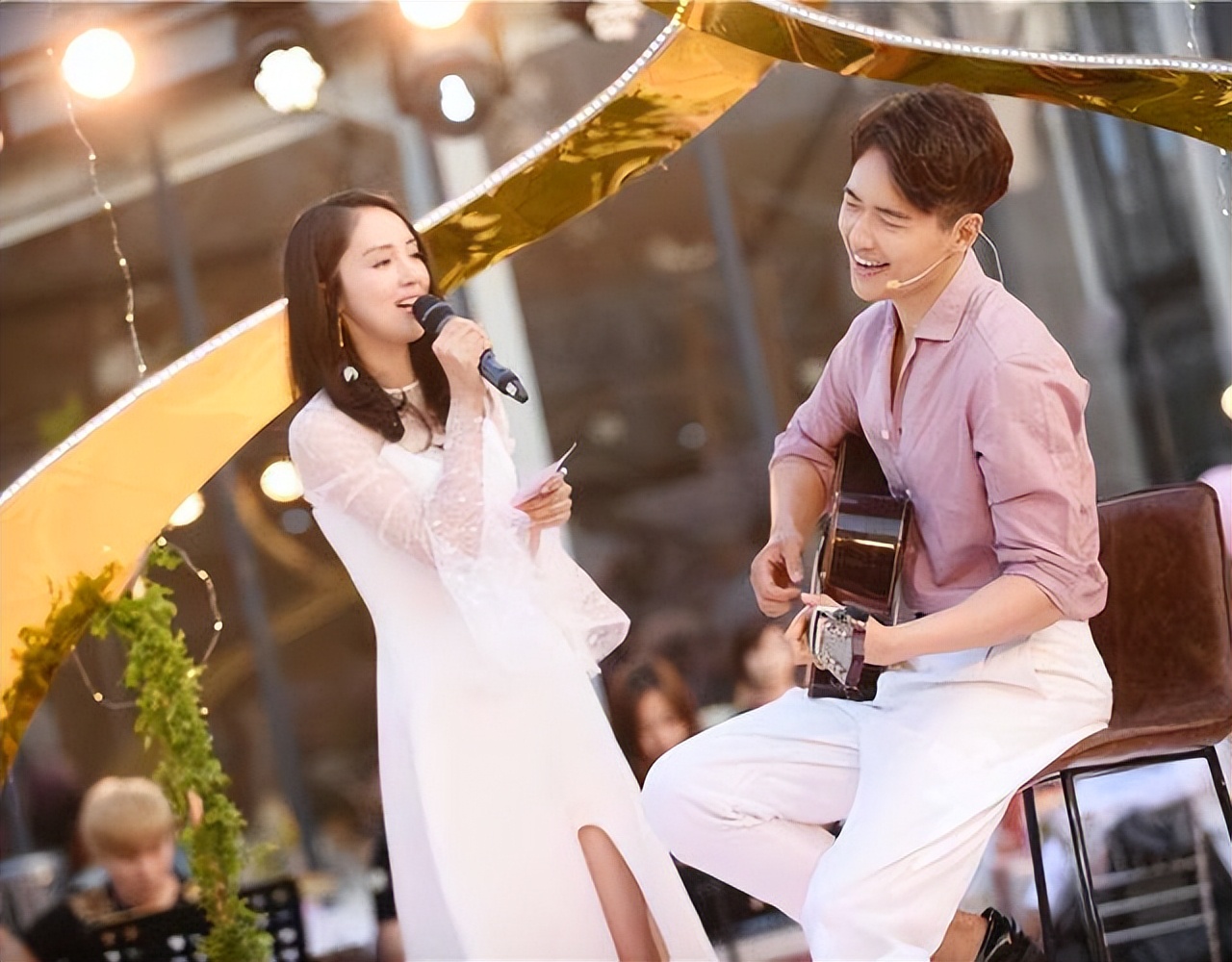 董璇高云翔离婚了没,董璇与高云翔离婚后现身活动