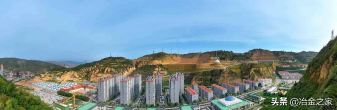 这家钢厂，职工1月份平均收入达9300元