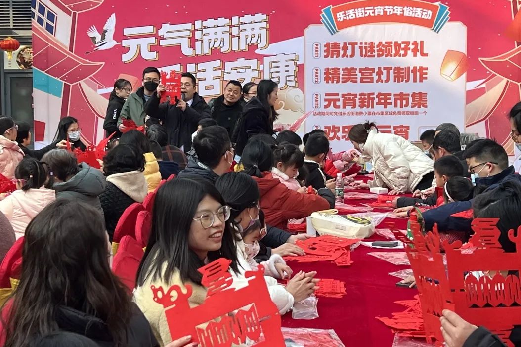 吃汤圆团圆夜,吃汤圆赏月圆合家团圆