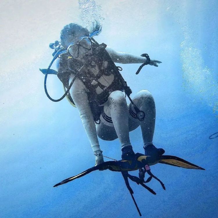 90后女孩断舍离家仅剩6件家具,80平方断舍离六件家具