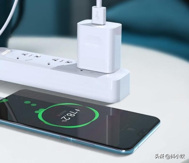 充电适配器和电源适配器的区别,电源适配器可以当做充电器使用吗