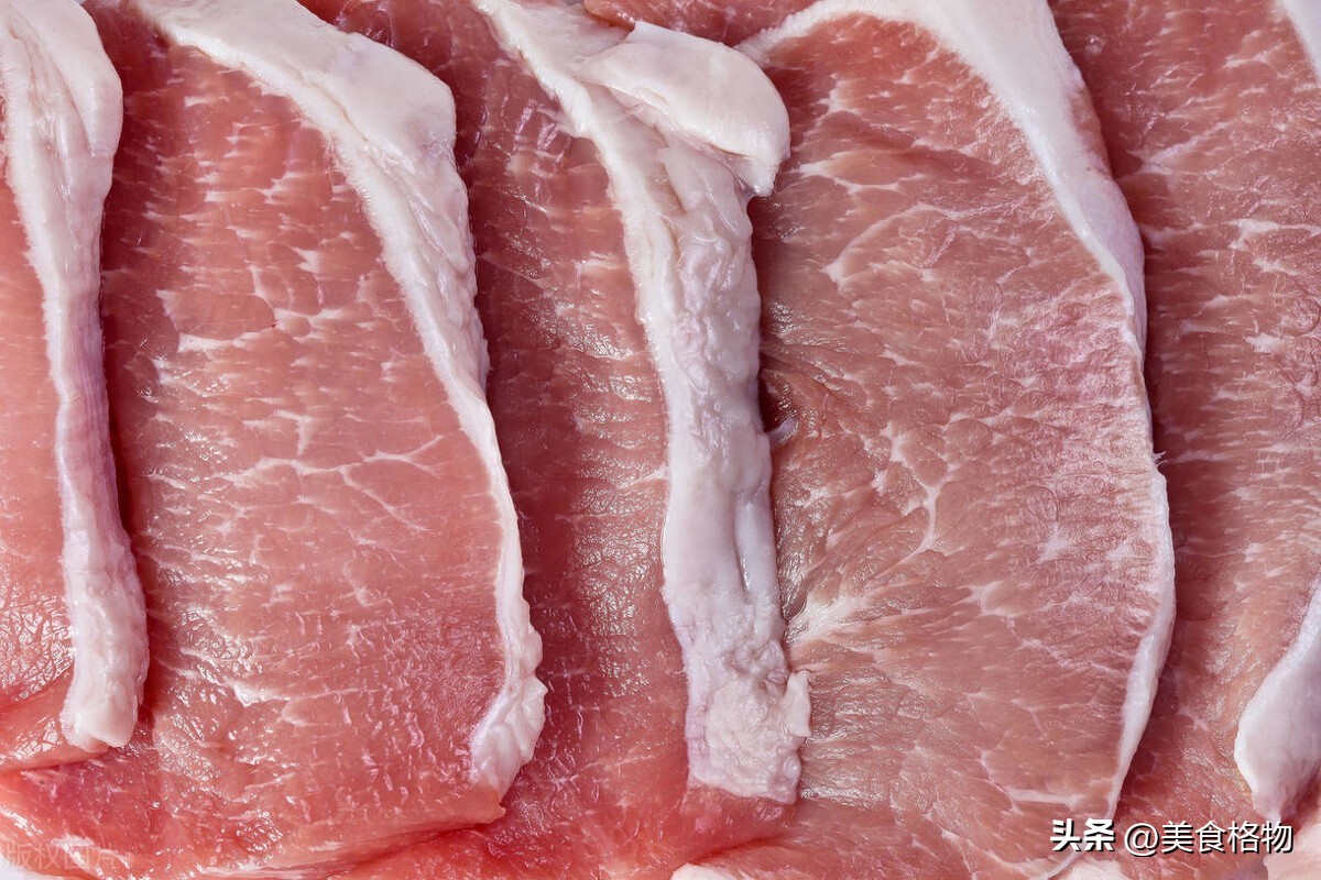 买猪肉怎么挑选老和嫩 (购买猪肉时如何挑选)