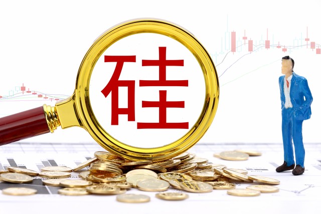 单晶硅和多晶硅太阳能板区别图片,如何区分太阳能板单晶硅和多晶硅