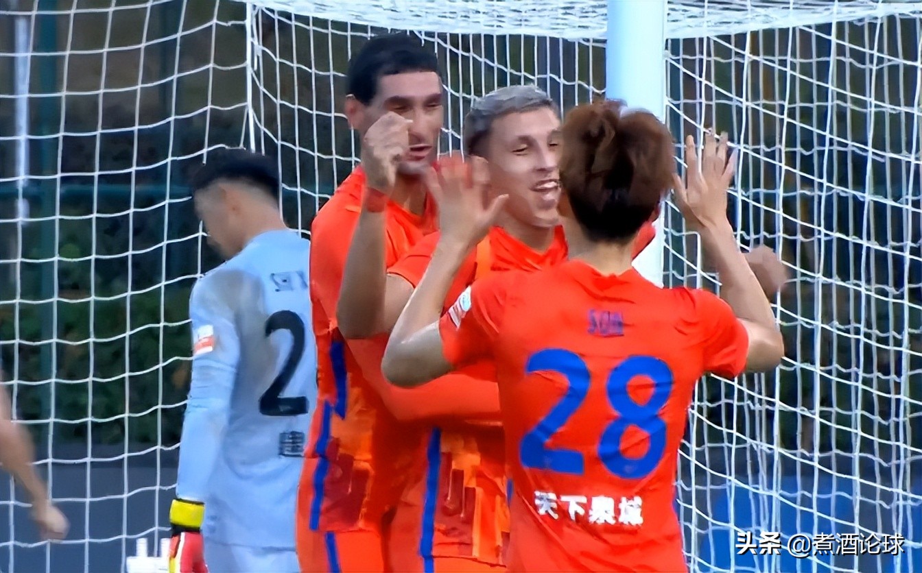 11打10输球,11比0击败对手