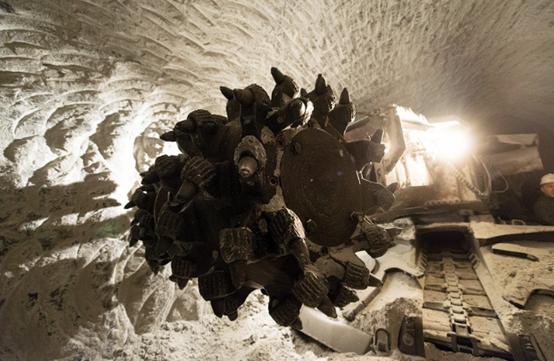 飞越俄罗斯上空,世界目前最大的钻石矿