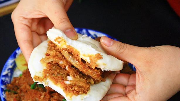 这应该是粉蒸肉最简单的做法，不用炒不用泡，肉片软糯，香而不腻