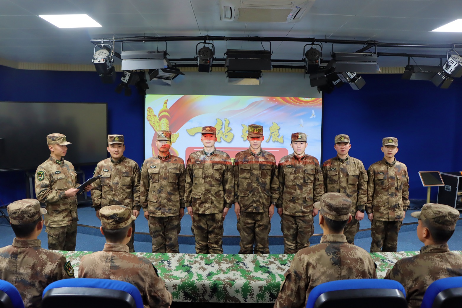 春节军营年味别样浓,军营春节年味浓虎跃戈壁庆新春