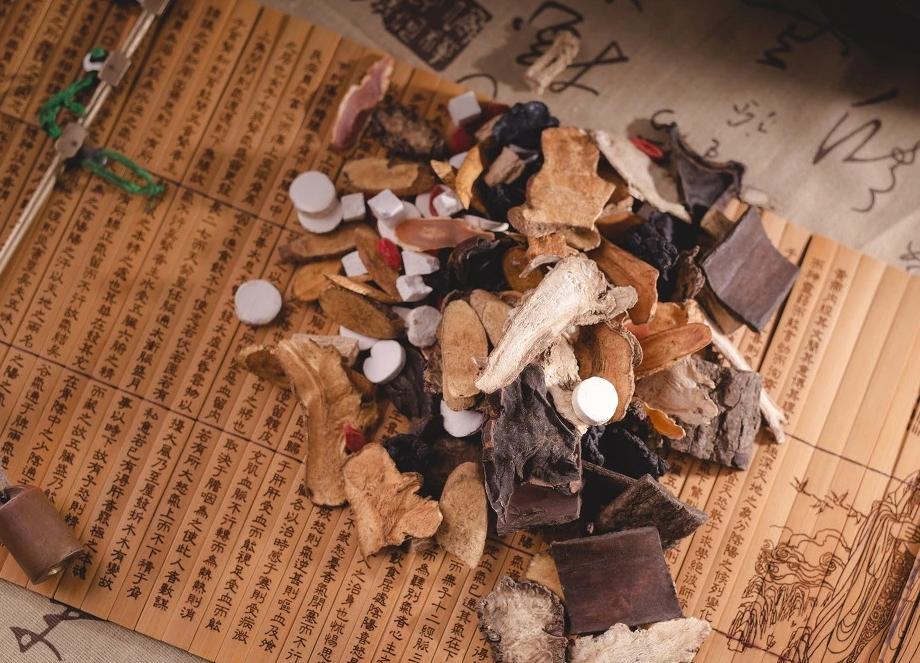 围绝经期综合征中医辨证心肾不交,绝经期肾阴阳两虚中医辨证