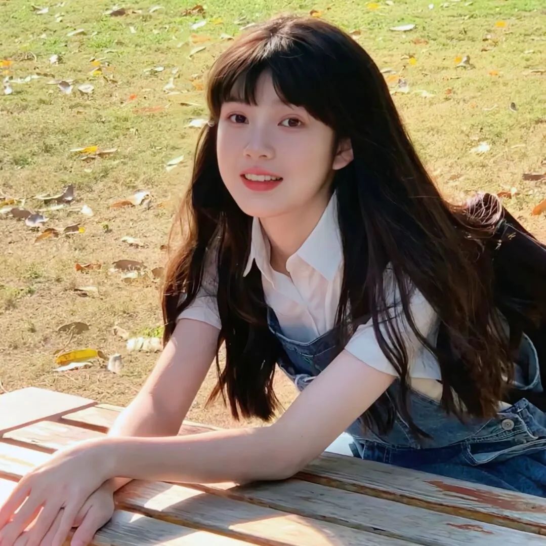 爱笑的女孩头像真人高清图,卡通女士大气优雅唯美头像壁纸