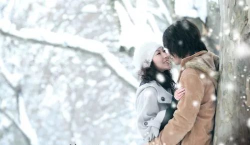 关于青春流逝与疫情,青春才几年疫情就占三年图片