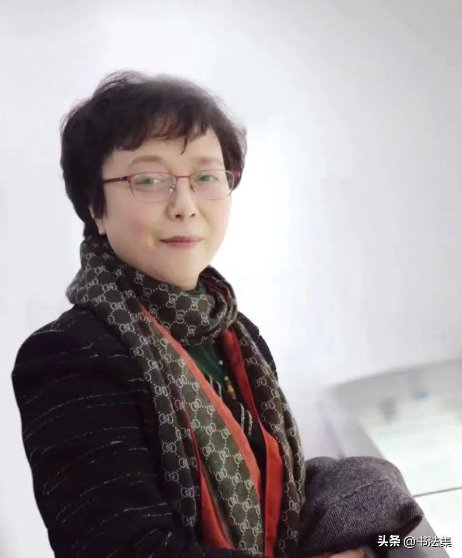 百卉争春——中国书协第八届女书家委员会委员作品选刊