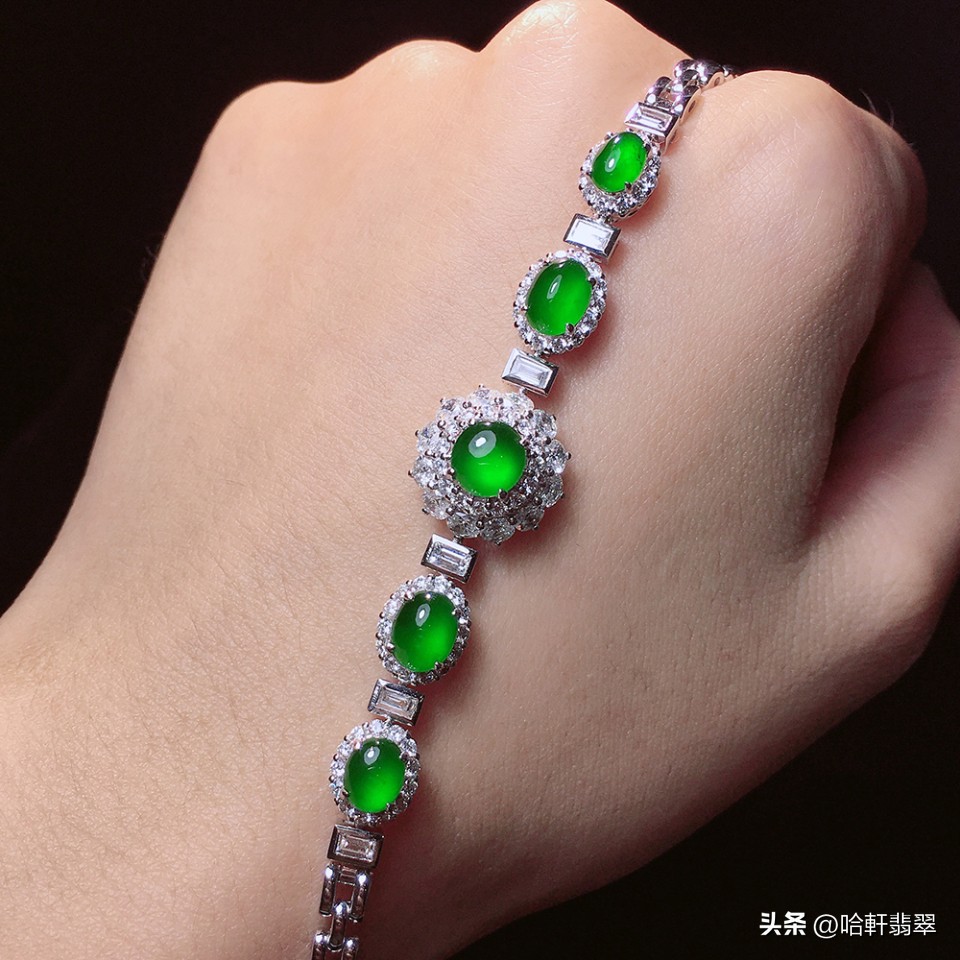 在缅甸花1200买到一个翡翠冒牌货,在云南花六万买翡翠手镯