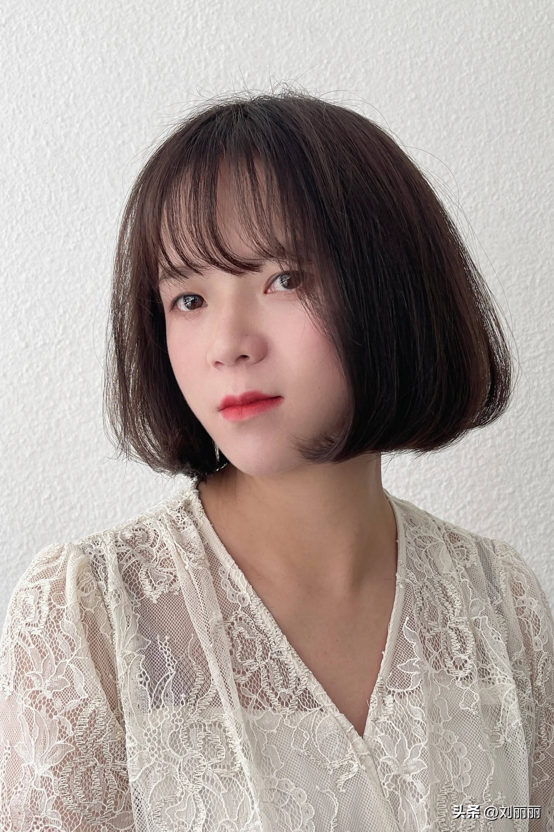 一边长一边短发型女2021流行发型,女生短碎发发型图片2020年流行