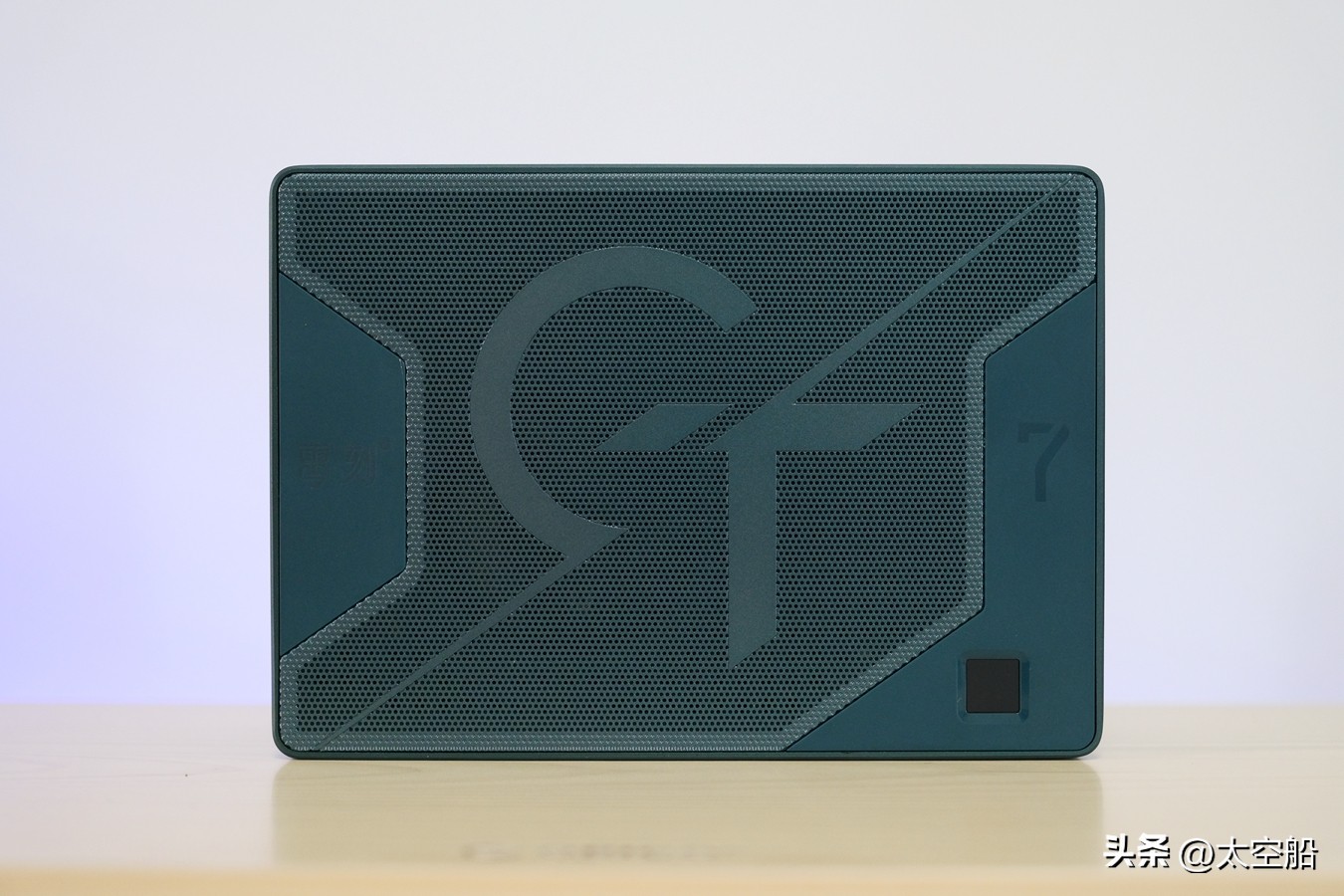 零刻gtr7和同配置笔记本,零刻gtr7电脑测评