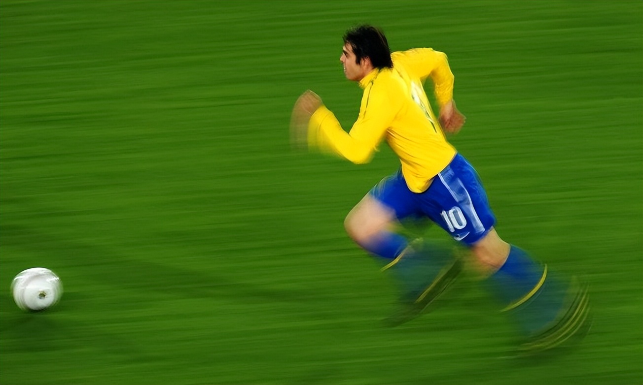 卡卡是足球界的颜值巅峰的照片,足球金童卡卡最新消息