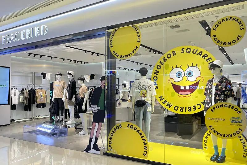 “年轻化”营收百亿后，开卖露营装，太平鸟飞进运动圈