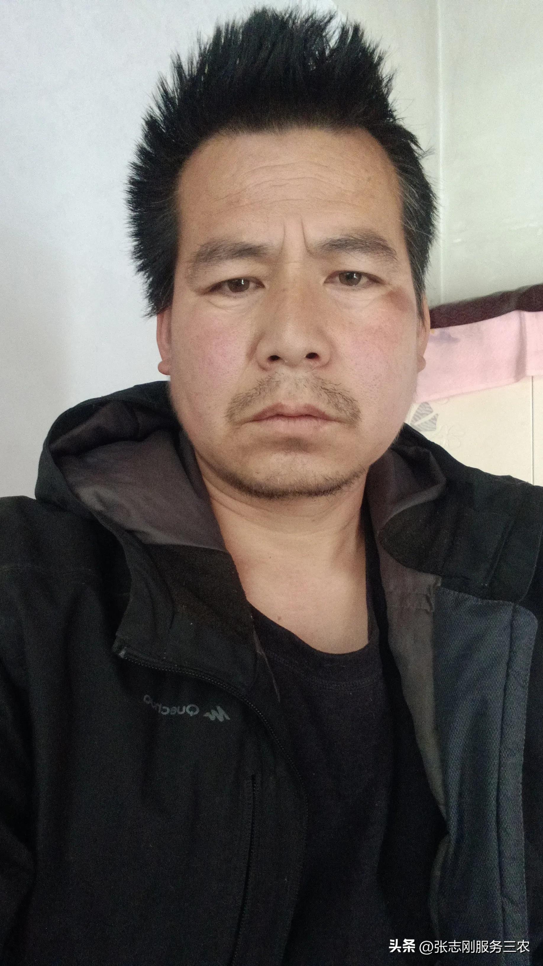 中年的自己更觉得为人父母的艰辛,成年人的压力和生活的不易文案