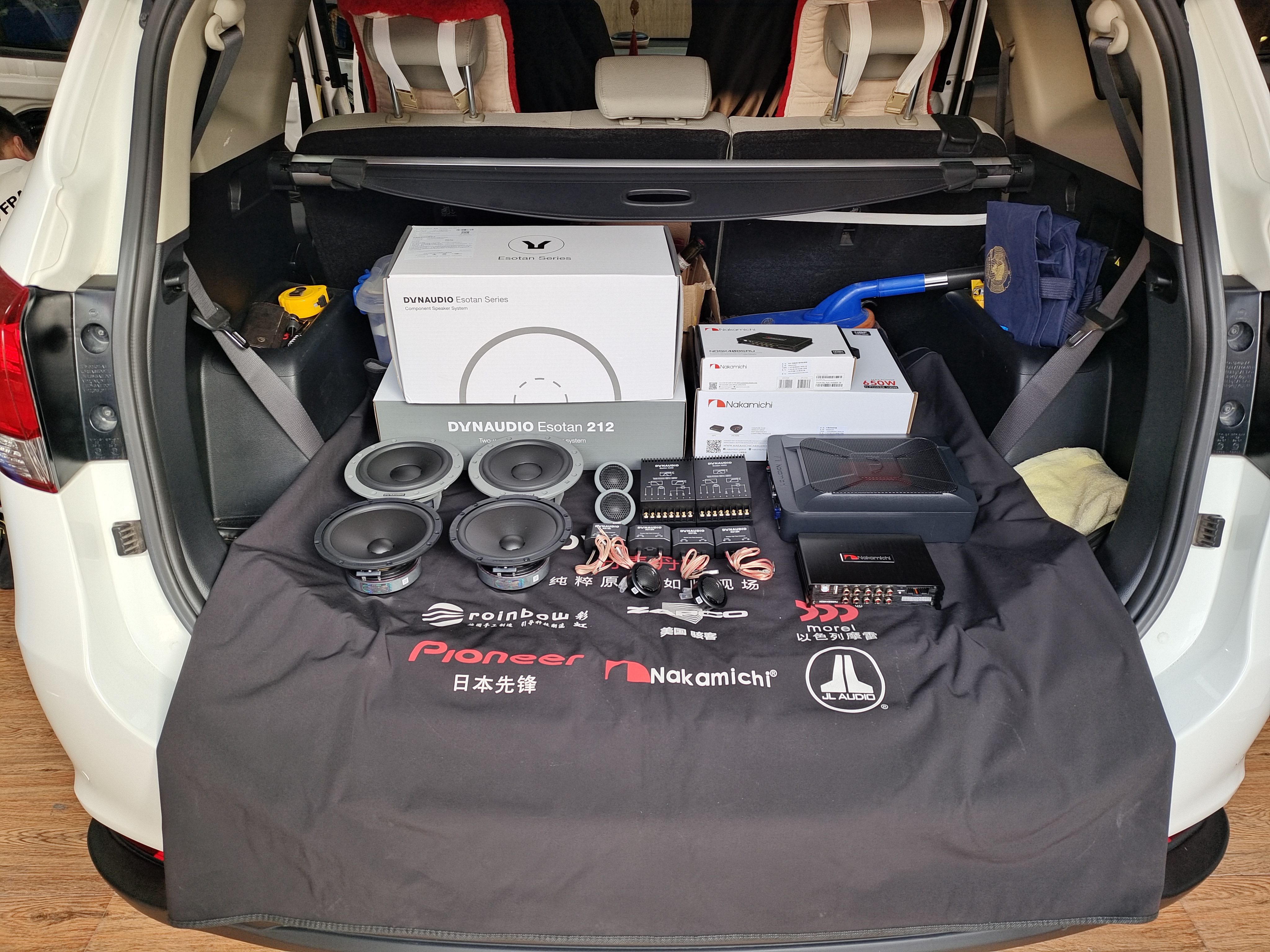 起亚佳乐怎么升级改装,起亚佳乐音响设置