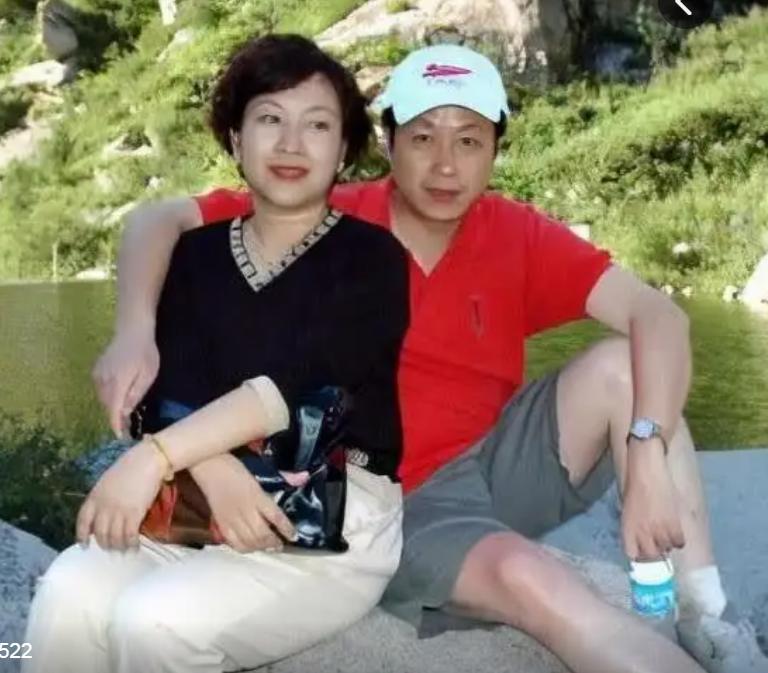 罗京去世后他妻子怎么样了,罗京去世后的照片