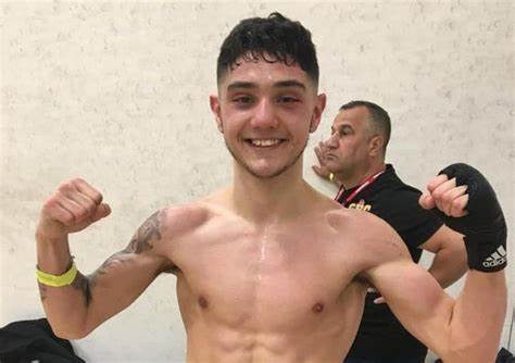 英国拳击天才莱瓦尔斯签约MTK环球拳击推广公司