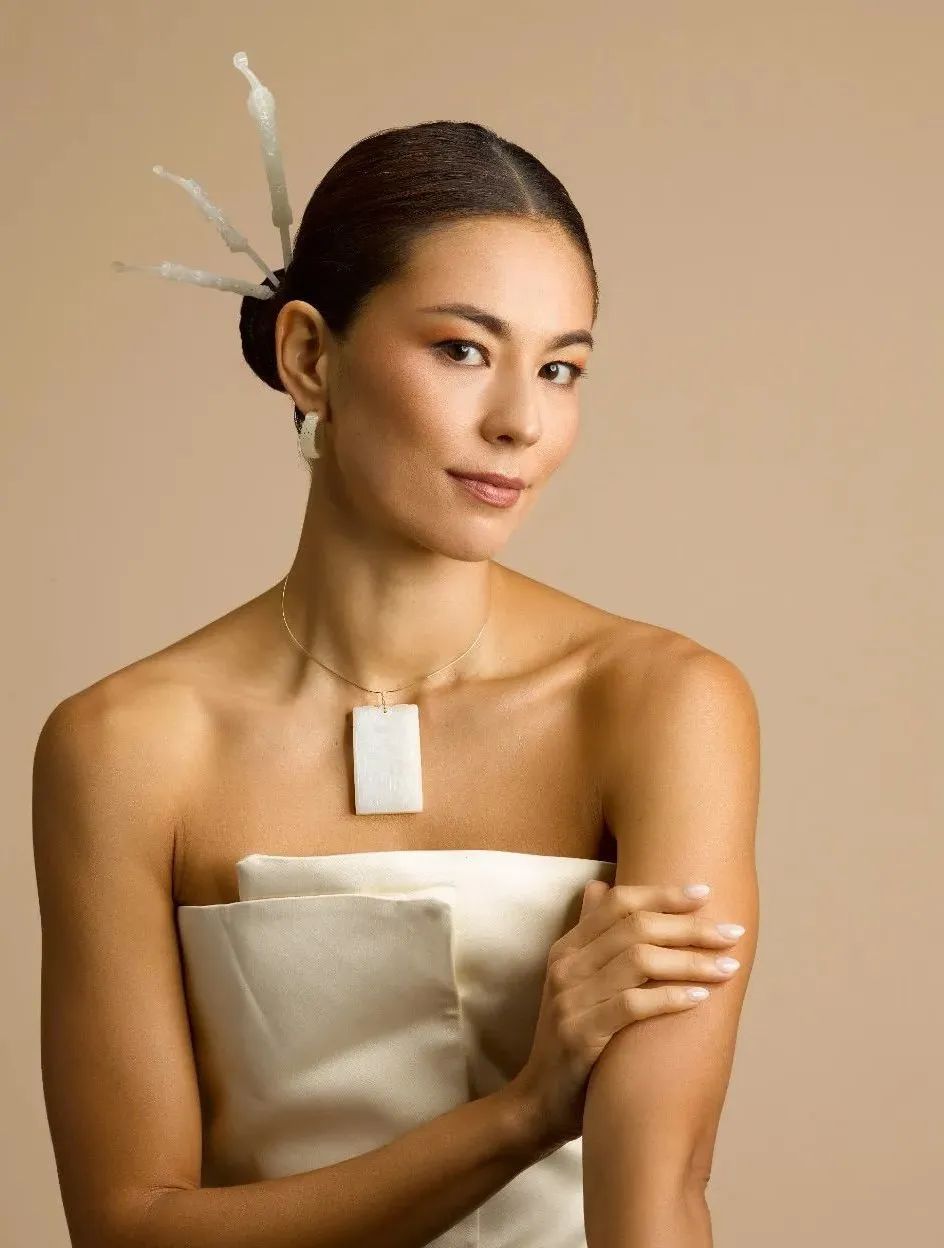 谭松韵关晓彤金鹰节,关晓彤谭松韵红毯走秀