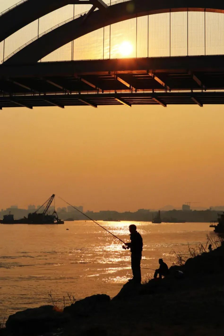 回到早睡早起的日子,回老家朝九晚五